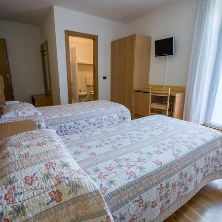 Garni Castel Ferari Hotel Tuenno Room photo