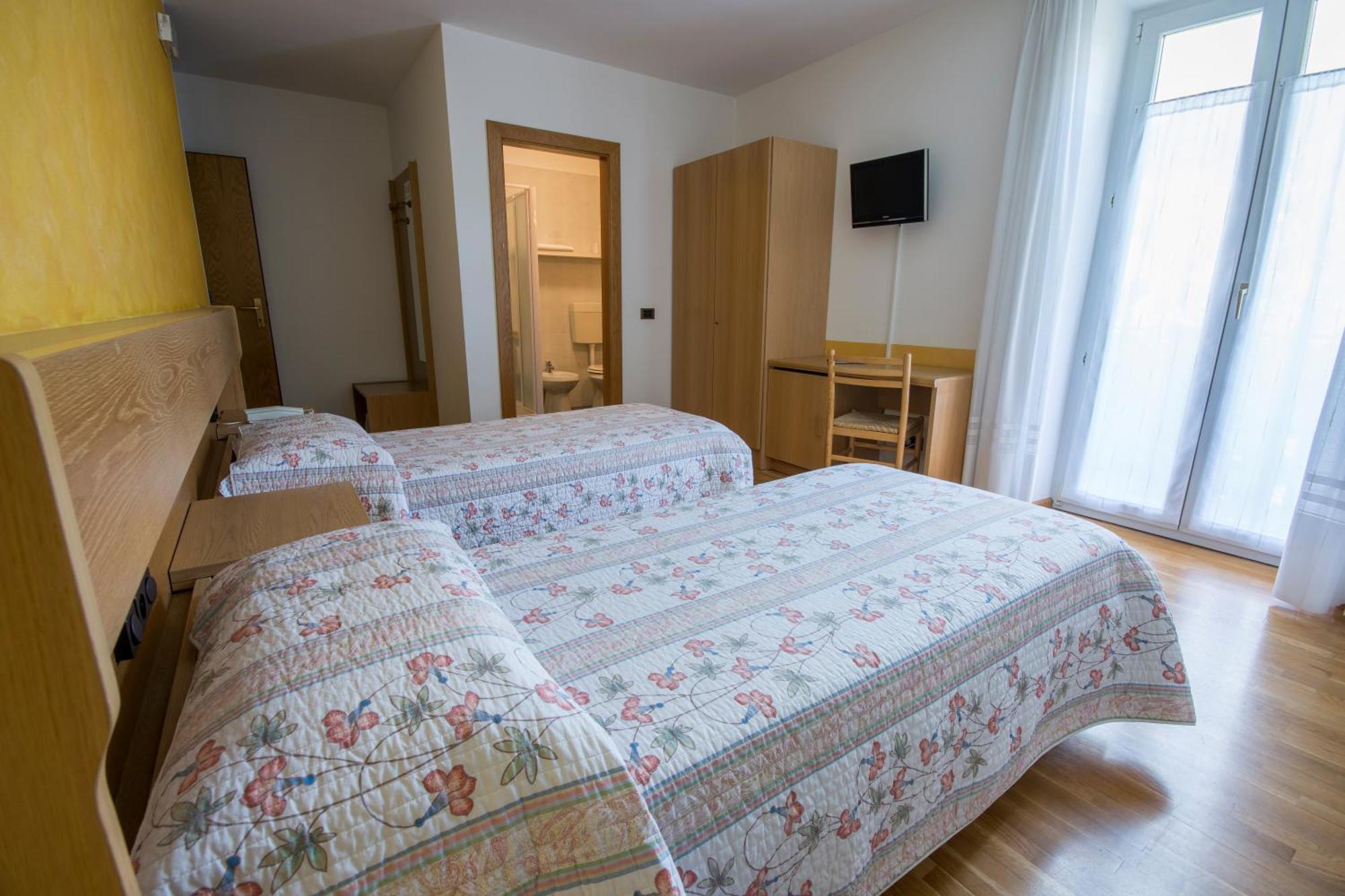 Garni Castel Ferari Hotel Tuenno Room photo