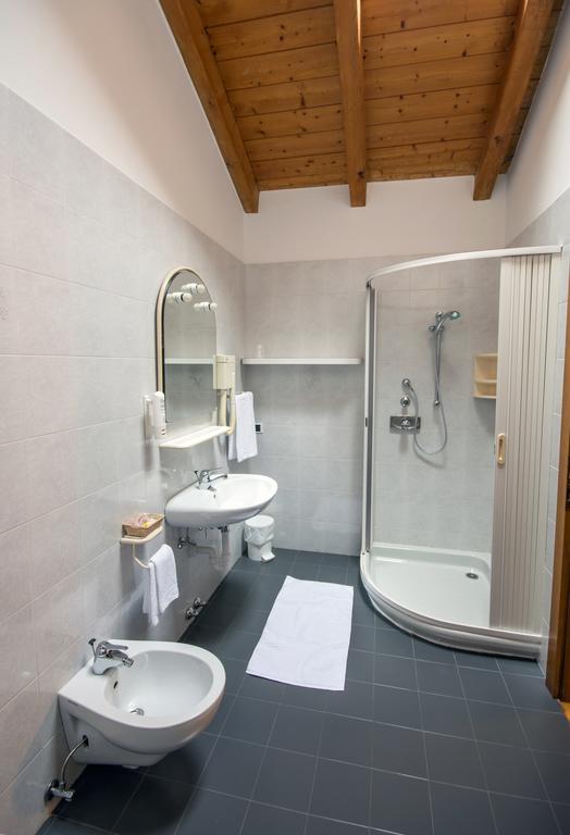 Garni Castel Ferari Hotel Tuenno Exterior photo