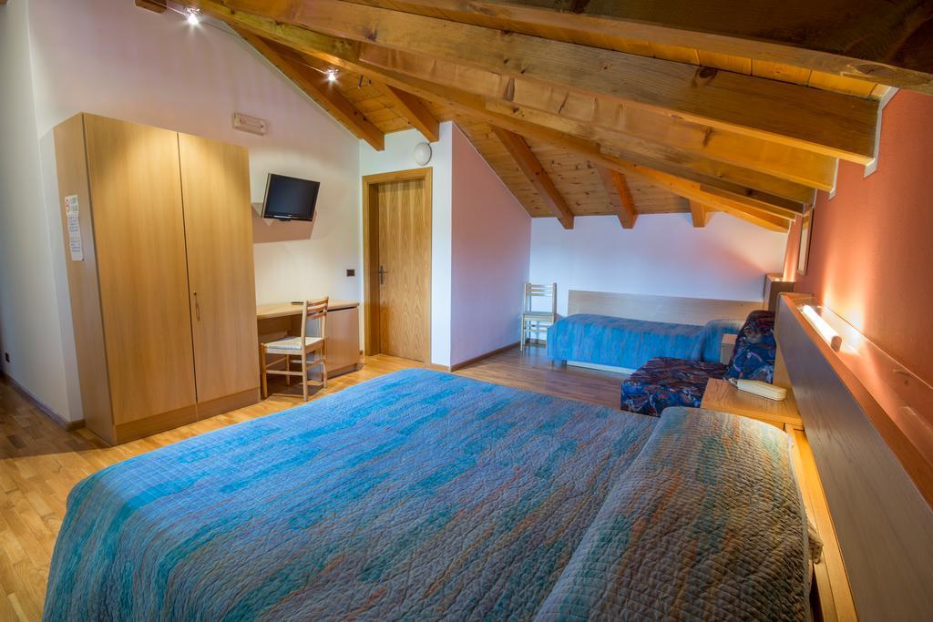 Garni Castel Ferari Hotel Tuenno Room photo